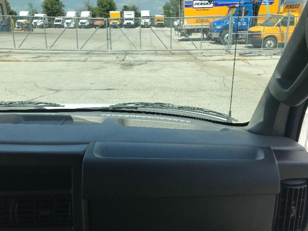 Light Duty Box Truck-Light and Medium Duty Trucks-GMC-2021-Savana G33903-Knoxville-TN-99,357\n\t\tmiles-$ 30,750 - Image 18