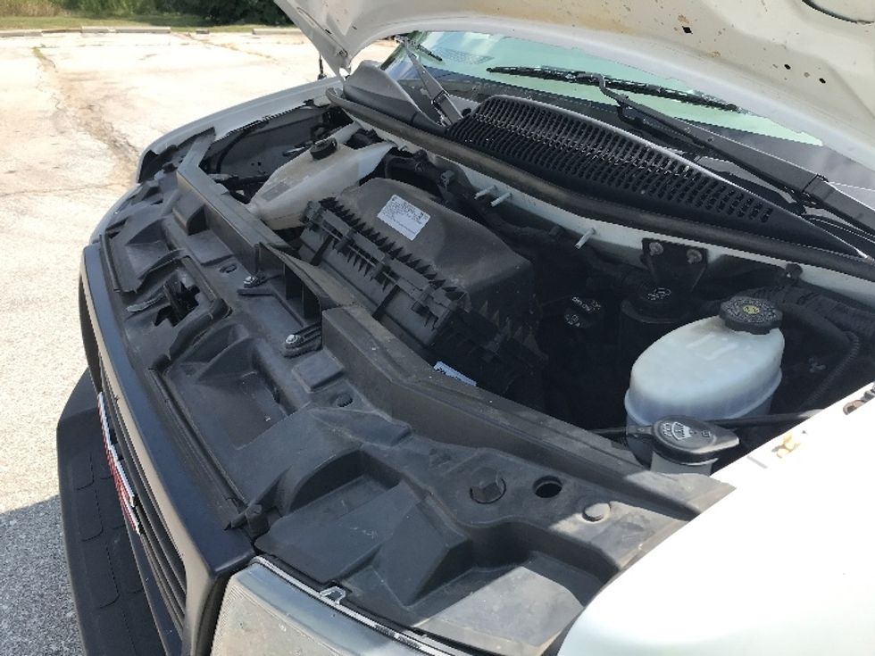 Light Duty Box Truck-Light and Medium Duty Trucks-GMC-2021-Savana G33903-Knoxville-TN-99,357\n\t\tmiles-$ 30,750 - Image 21