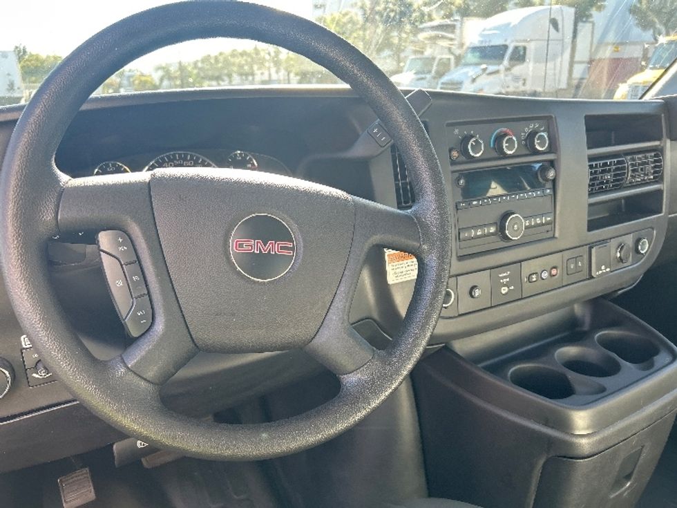 Light Duty Box Truck-Light and Medium Duty Trucks-GMC-2021-Savana G33903-La Mirada-CA-116,547\n\t\tmiles-$ 28,750 - Image 18