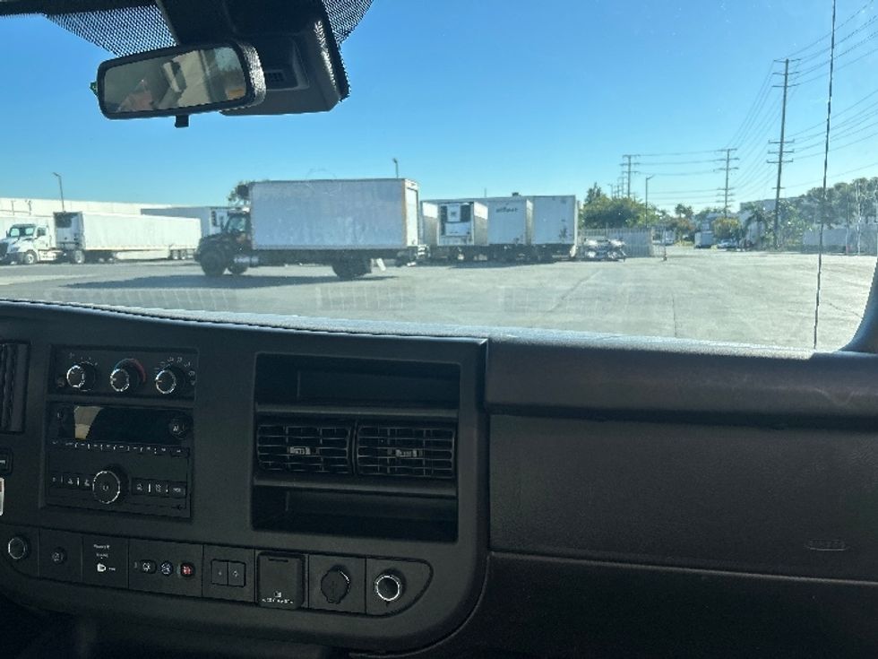 Light Duty Box Truck-Light and Medium Duty Trucks-GMC-2021-Savana G33903-La Mirada-CA-116,547\n\t\tmiles-$ 28,750 - Image 21