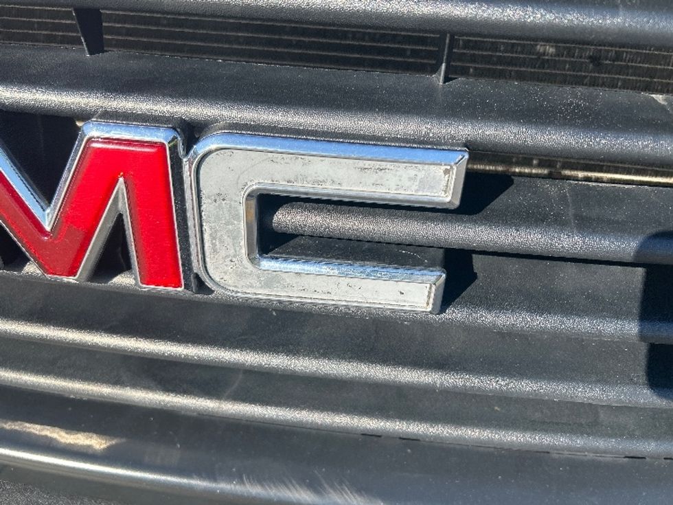 Light Duty Box Truck-Light and Medium Duty Trucks-GMC-2021-Savana G33903-La Mirada-CA-116,547\n\t\tmiles-$ 28,750 - Image 29