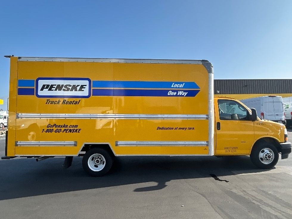 Light Duty Box Truck-Light and Medium Duty Trucks-GMC-2021-Savana G33903-La Mirada-CA-87,444\n\t\tmiles-$ 29,250 - Image 15