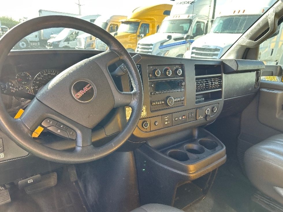 Light Duty Box Truck-Light and Medium Duty Trucks-GMC-2021-Savana G33903-La Mirada-CA-87,444\n\t\tmiles-$ 29,250 - Image 18