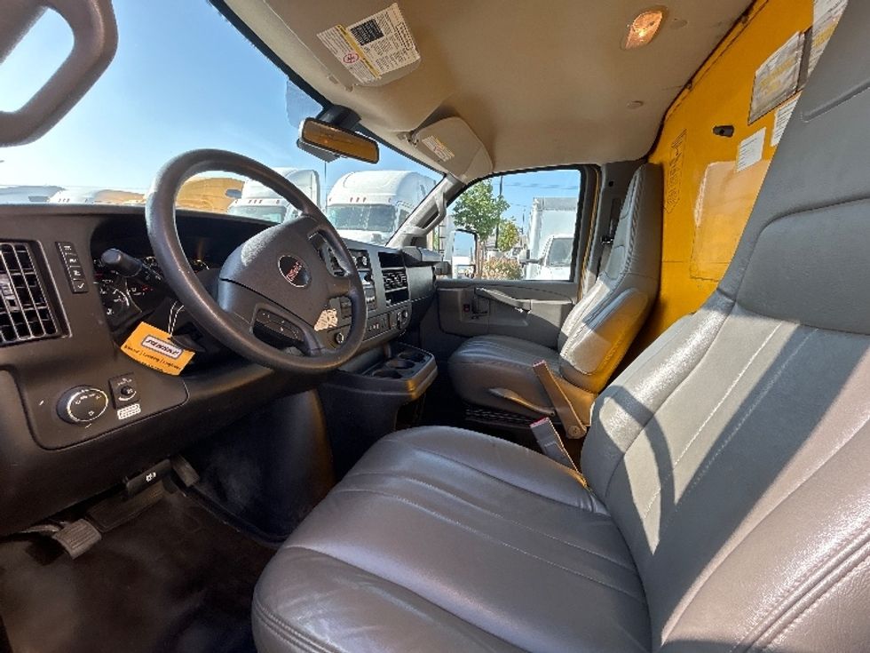 Light Duty Box Truck-Light and Medium Duty Trucks-GMC-2021-Savana G33903-La Mirada-CA-87,444\n\t\tmiles-$ 29,250 - Image 19