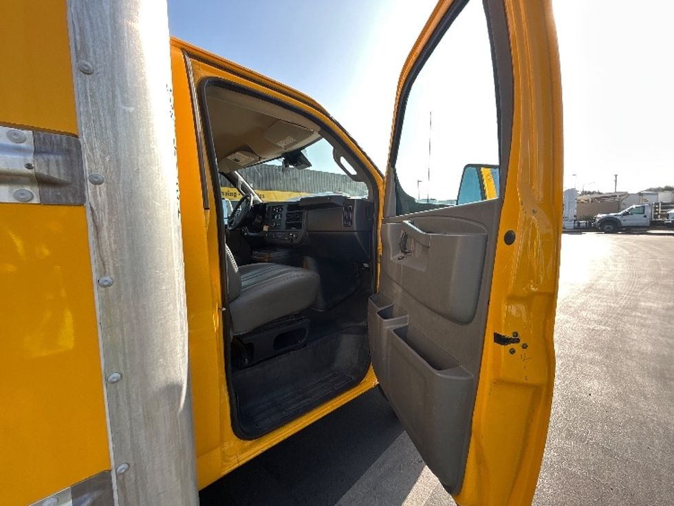 Light Duty Box Truck-Light and Medium Duty Trucks-GMC-2021-Savana G33903-La Mirada-CA-87,444\n\t\tmiles-$ 29,250 - Image 20