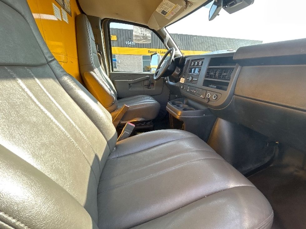 Light Duty Box Truck-Light and Medium Duty Trucks-GMC-2021-Savana G33903-La Mirada-CA-87,444\n\t\tmiles-$ 29,250 - Image 22