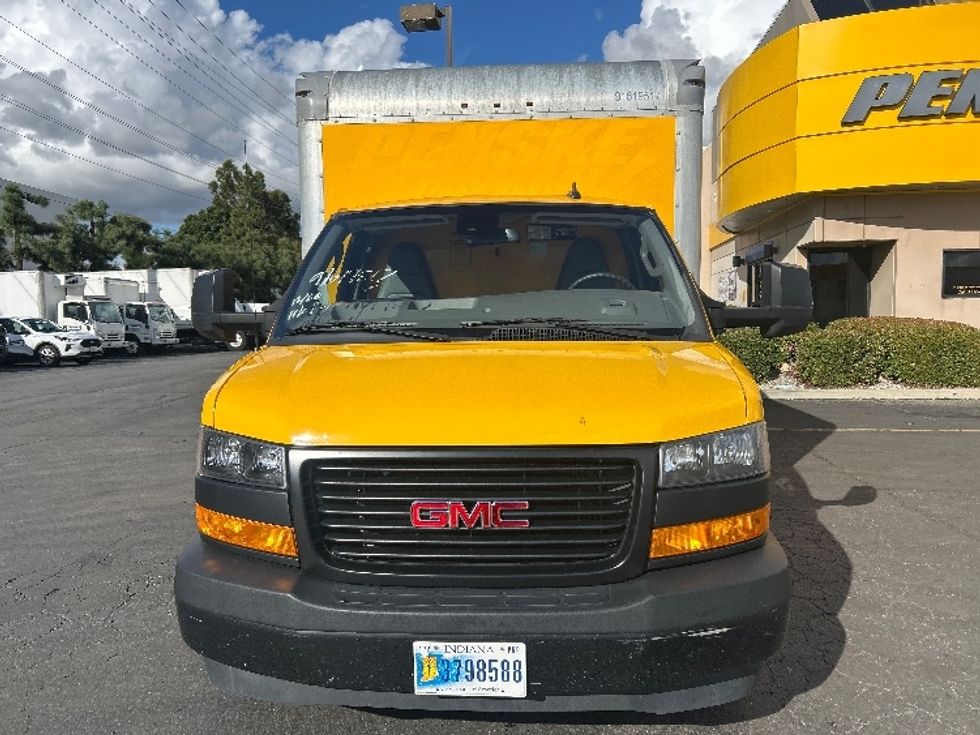 Light Duty Box Truck-Light and Medium Duty Trucks-GMC-2021-Savana G33903-La Mirada-CA-94,687\n\t\tmiles-$ 28,250 - Image 2