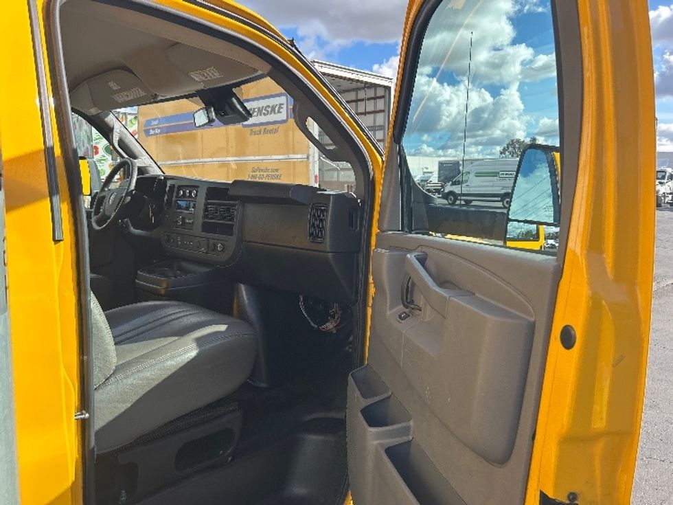 Light Duty Box Truck-Light and Medium Duty Trucks-GMC-2021-Savana G33903-La Mirada-CA-94,687\n\t\tmiles-$ 28,250 - Image 20