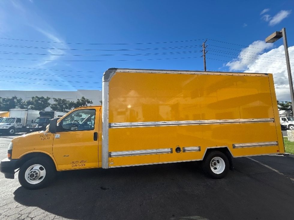 Light Duty Box Truck-Light and Medium Duty Trucks-GMC-2021-Savana G33903-La Mirada-CA-94,687\n\t\tmiles-$ 28,250 - Image 4
