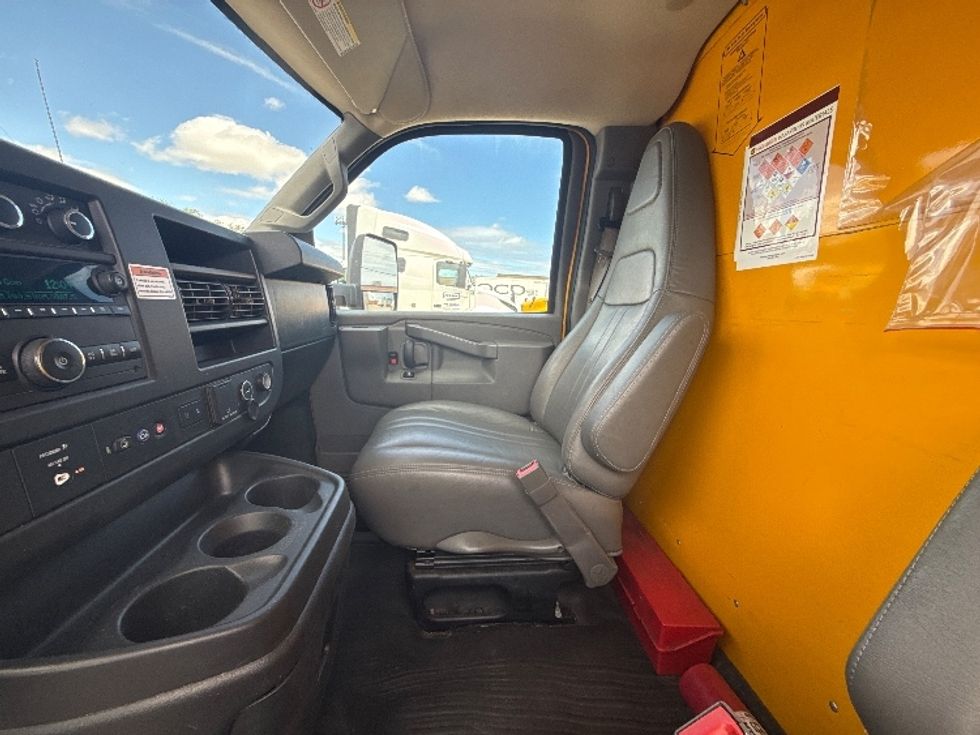 Light Duty Box Truck-Light and Medium Duty Trucks-GMC-2021-Savana G33903-La Porte-IN-92,015\n\t\tmiles-$ 25,250 - Image 19