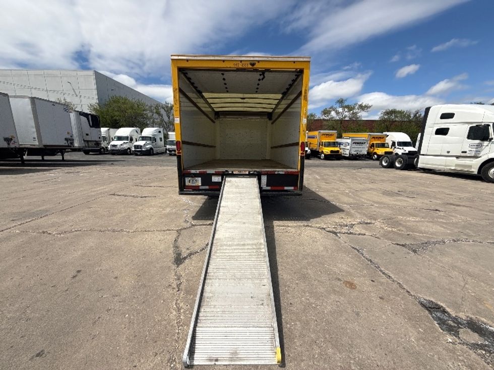 Light Duty Box Truck-Light and Medium Duty Trucks-GMC-2021-Savana G33903-La Porte-IN-92,015\n\t\tmiles-$ 25,250 - Image 9