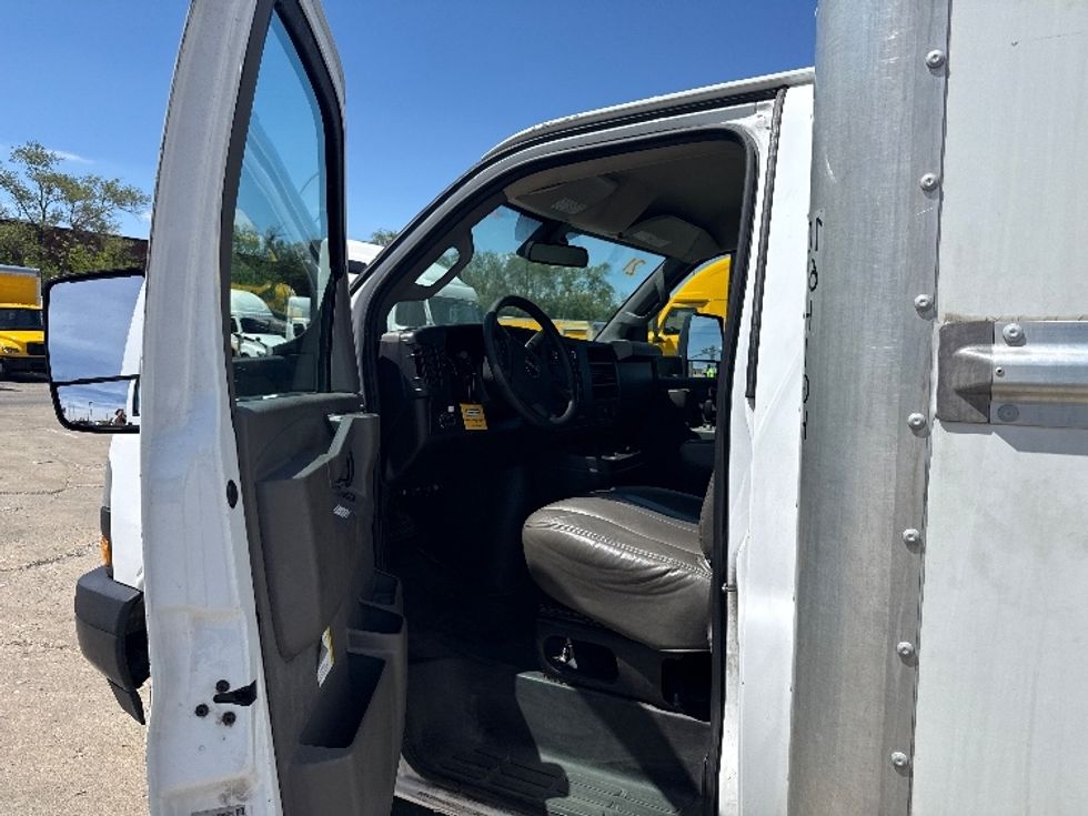 Light Duty Box Truck-Light and Medium Duty Trucks-GMC-2021-Savana G33903-La Porte-IN-92,253\n\t\tmiles-$ 29,500 - Image 16