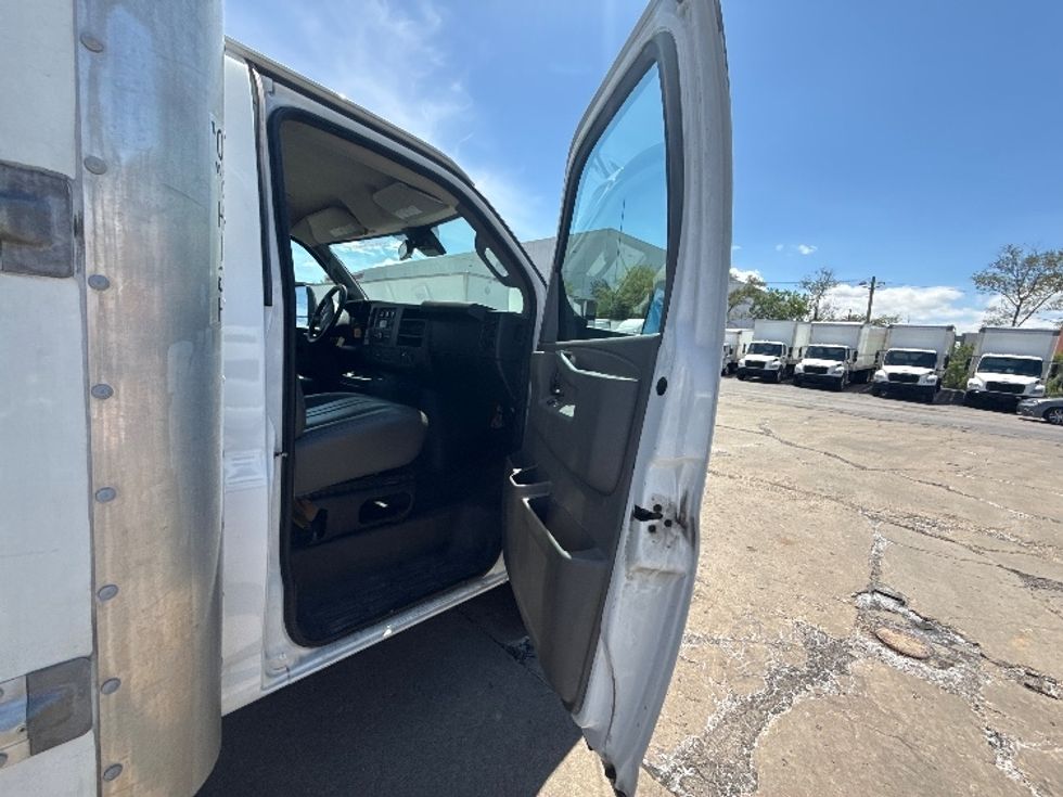 Light Duty Box Truck-Light and Medium Duty Trucks-GMC-2021-Savana G33903-La Porte-IN-92,253\n\t\tmiles-$ 29,500 - Image 20