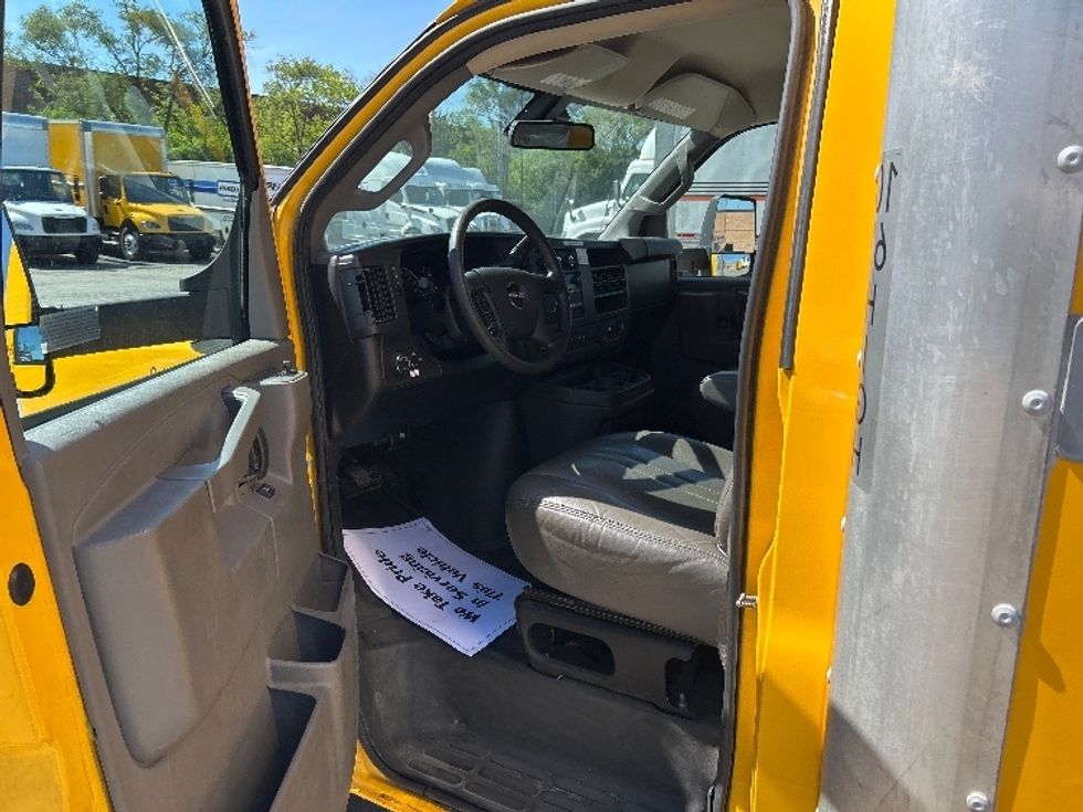 Light Duty Box Truck-Light and Medium Duty Trucks-GMC-2021-Savana G33903-La Porte-IN-98,295\n\t\tmiles-$ 26,000 - Image 16
