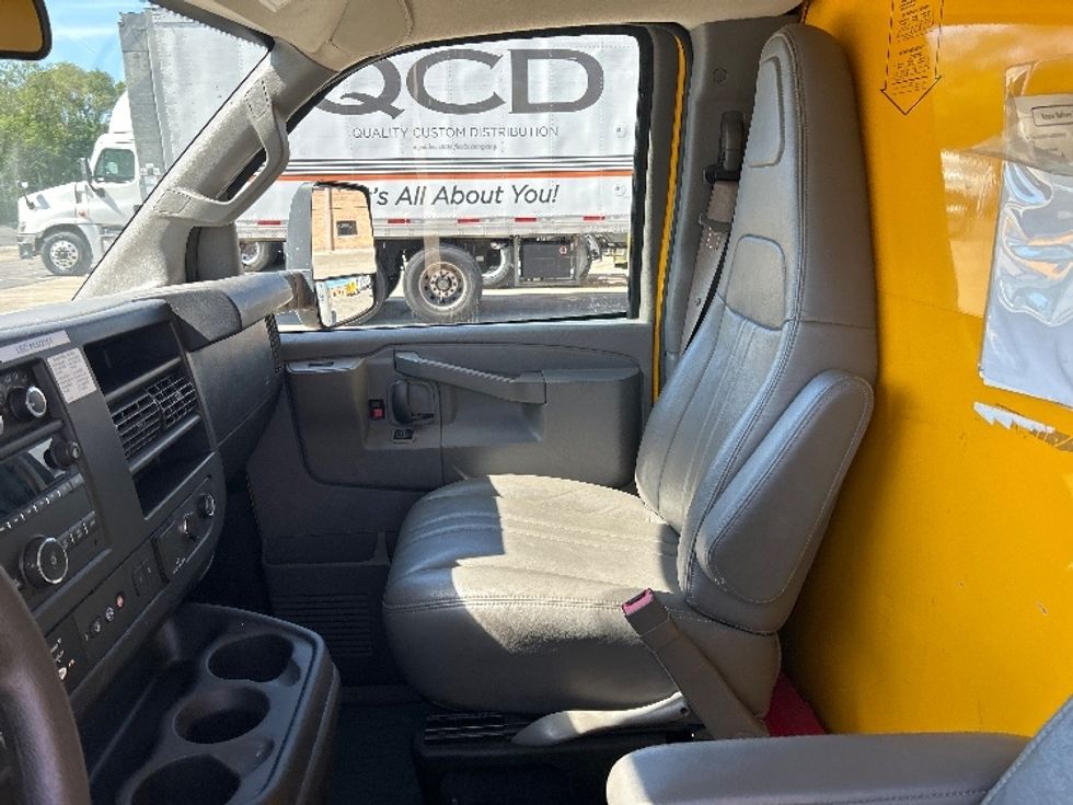 Light Duty Box Truck-Light and Medium Duty Trucks-GMC-2021-Savana G33903-La Porte-IN-98,295\n\t\tmiles-$ 26,000 - Image 19