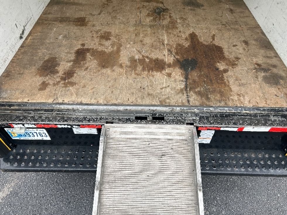 Light Duty Box Truck-Light and Medium Duty Trucks-GMC-2021-Savana G33903-La Vergne-TN-76,907\n\t\tmiles-$ 30,500 - Image 10