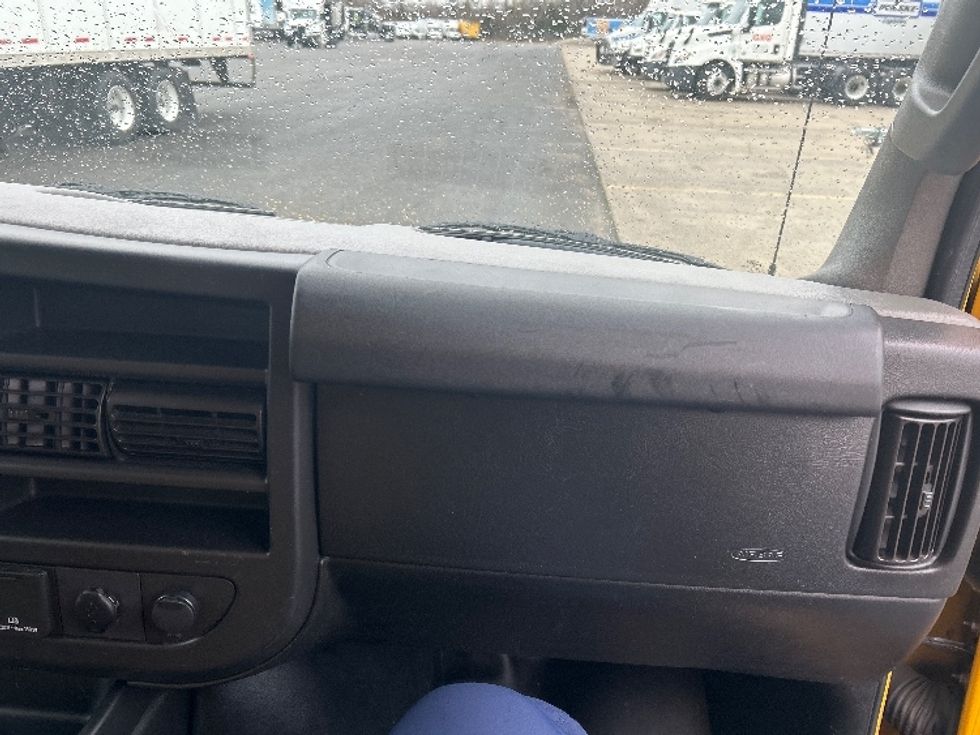 Light Duty Box Truck-Light and Medium Duty Trucks-GMC-2021-Savana G33903-La Vergne-TN-76,907\n\t\tmiles-$ 30,500 - Image 21