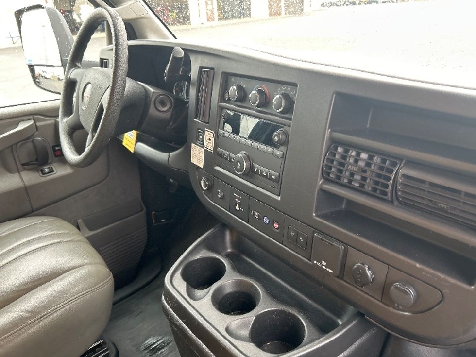Light Duty Box Truck-Light and Medium Duty Trucks-GMC-2021-Savana G33903-La Vergne-TN-76,907\n\t\tmiles-$ 30,500 - Image 22