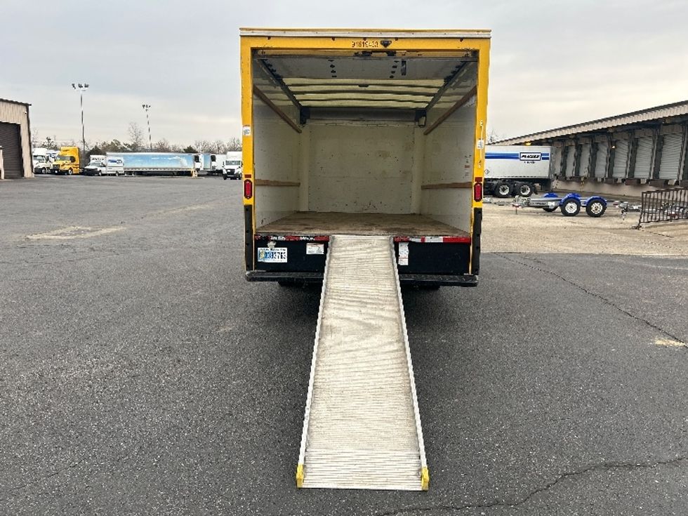 Light Duty Box Truck-Light and Medium Duty Trucks-GMC-2021-Savana G33903-La Vergne-TN-76,907\n\t\tmiles-$ 30,500 - Image 9