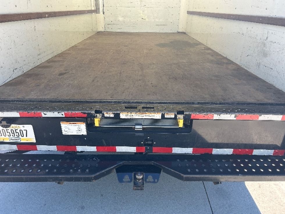 Light Duty Box Truck-Light and Medium Duty Trucks-GMC-2021-Savana G33903-Lacey-WA-86,750\n\t\tmiles-$ 28,500 - Image 10