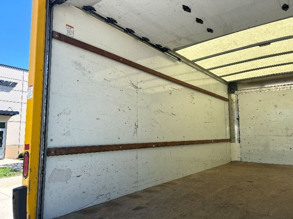 Light Duty Box Truck-Light and Medium Duty Trucks-GMC-2021-Savana G33903-Lacey-WA-86,750\n\t\tmiles-$ 28,500 - Image 11