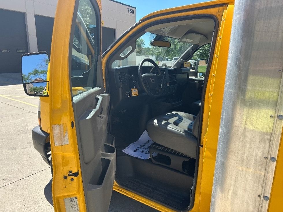 Light Duty Box Truck-Light and Medium Duty Trucks-GMC-2021-Savana G33903-Lacey-WA-86,750\n\t\tmiles-$ 28,500 - Image 16