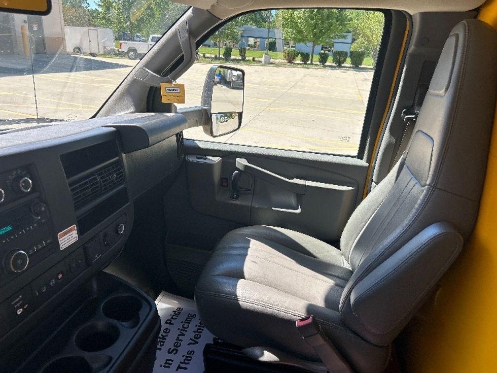 Light Duty Box Truck-Light and Medium Duty Trucks-GMC-2021-Savana G33903-Lacey-WA-86,750\n\t\tmiles-$ 28,500 - Image 19