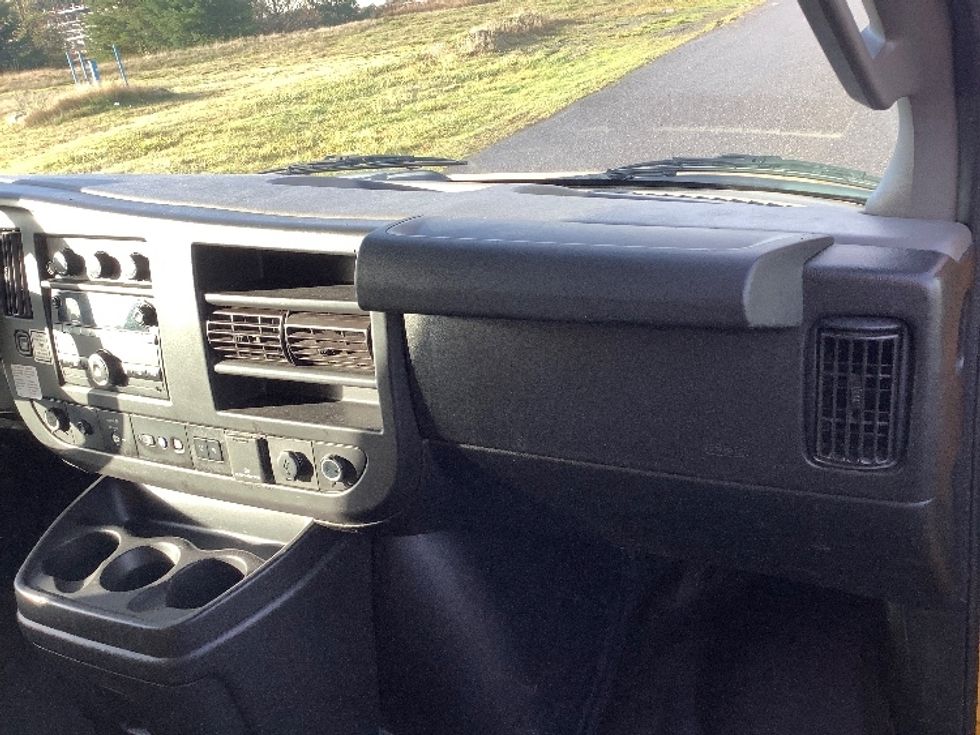 Light Duty Box Truck-Light and Medium Duty Trucks-GMC-2021-Savana G33903-Lacey-WA-92,072\n\t\tmiles-$ 28,500 - Image 20