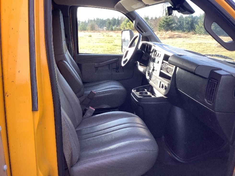 Light Duty Box Truck-Light and Medium Duty Trucks-GMC-2021-Savana G33903-Lacey-WA-92,072\n\t\tmiles-$ 28,500 - Image 21