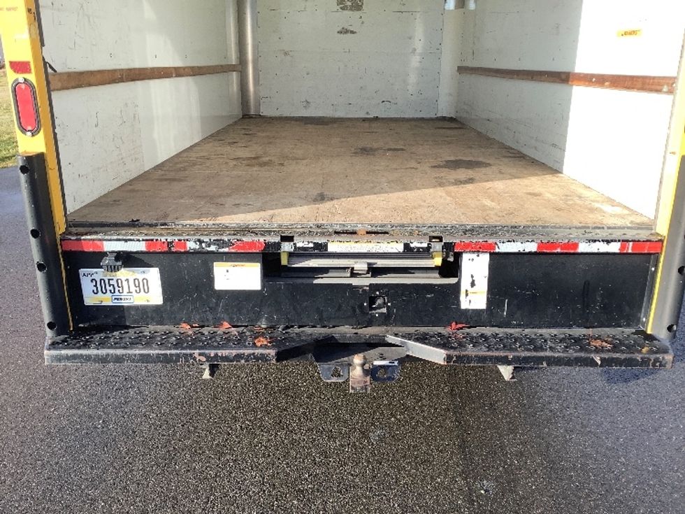 Light Duty Box Truck-Light and Medium Duty Trucks-GMC-2021-Savana G33903-Lacey-WA-92,072\n\t\tmiles-$ 28,500 - Image 9