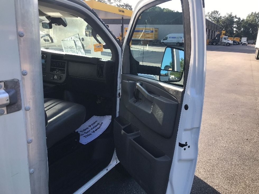 Light Duty Box Truck-Light and Medium Duty Trucks-GMC-2021-Savana G33903-Ladson-SC-113,409\n\t\tmiles-$ 28,250 - Image 18