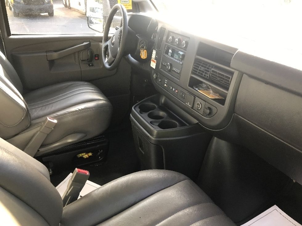 Light Duty Box Truck-Light and Medium Duty Trucks-GMC-2021-Savana G33903-Ladson-SC-113,409\n\t\tmiles-$ 28,250 - Image 20