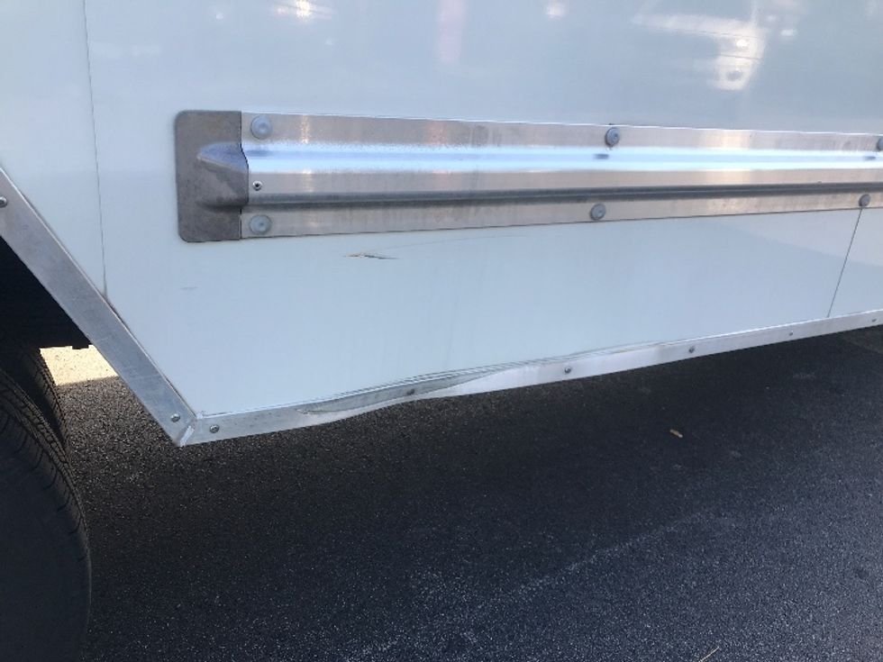 Light Duty Box Truck-Light and Medium Duty Trucks-GMC-2021-Savana G33903-Ladson-SC-113,409\n\t\tmiles-$ 28,250 - Image 23