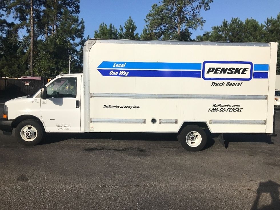 Light Duty Box Truck-Light and Medium Duty Trucks-GMC-2021-Savana G33903-Ladson-SC-113,409\n\t\tmiles-$ 28,250 - Image 4