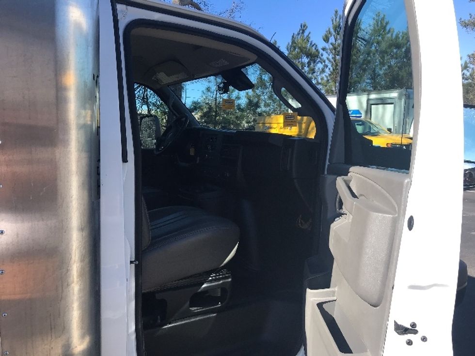 Light Duty Box Truck-Light and Medium Duty Trucks-GMC-2021-Savana G33903-Ladson-SC-119,075\n\t\tmiles-$ 29,000 - Image 20