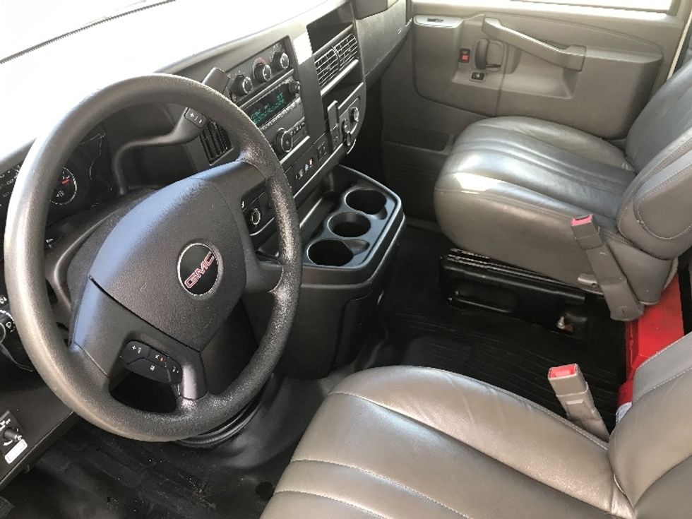 Light Duty Box Truck-Light and Medium Duty Trucks-GMC-2021-Savana G33903-Ladson-SC-127,154\n\t\tmiles-$ 27,750 - Image 17