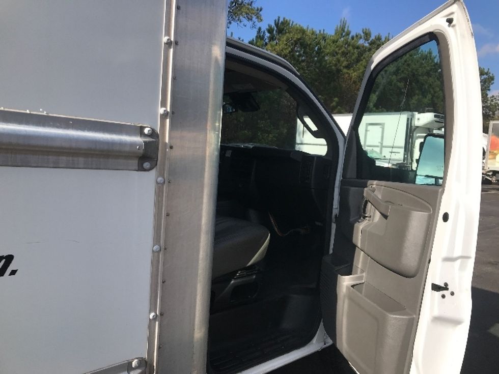 Light Duty Box Truck-Light and Medium Duty Trucks-GMC-2021-Savana G33903-Ladson-SC-127,154\n\t\tmiles-$ 27,750 - Image 20