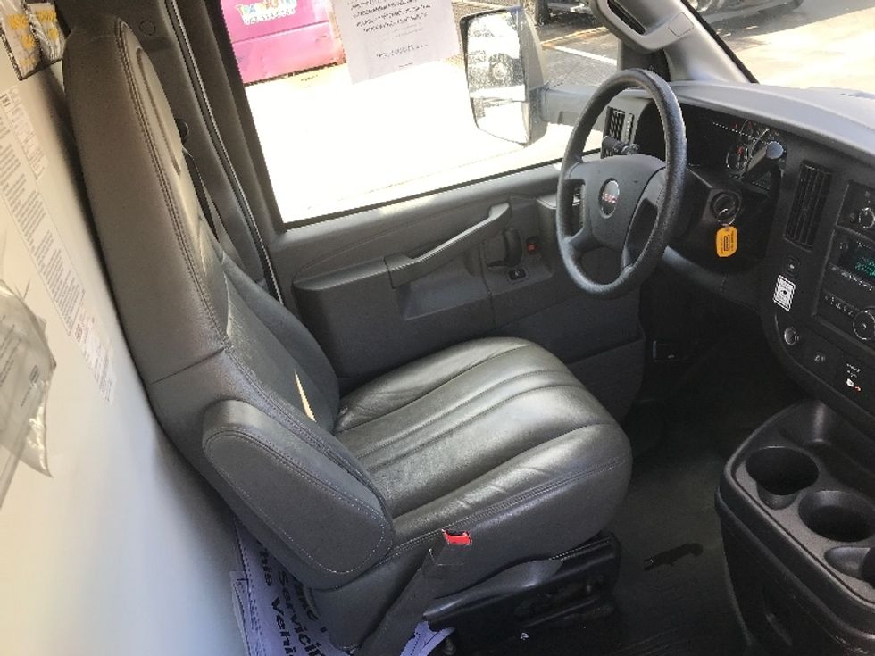 Light Duty Box Truck-Light and Medium Duty Trucks-GMC-2021-Savana G33903-Ladson-SC-127,154\n\t\tmiles-$ 27,750 - Image 22