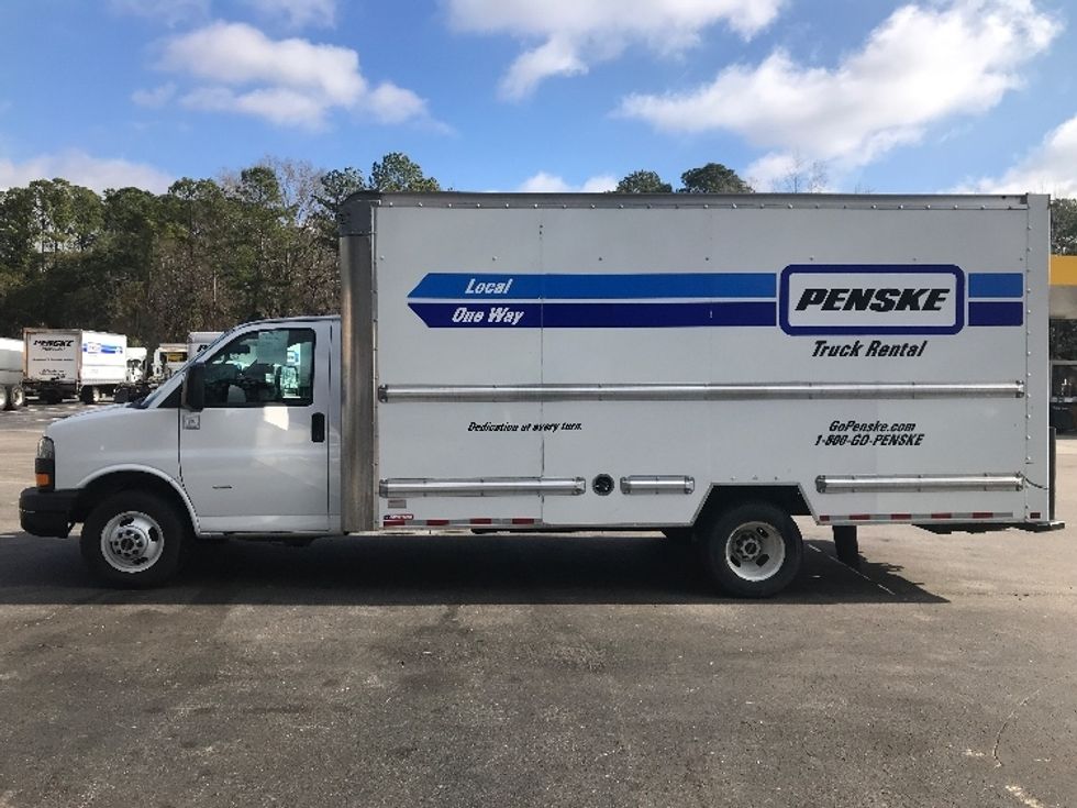 Light Duty Box Truck-Light and Medium Duty Trucks-GMC-2021-Savana G33903-Ladson-SC-127,154\n\t\tmiles-$ 27,750 - Image 4