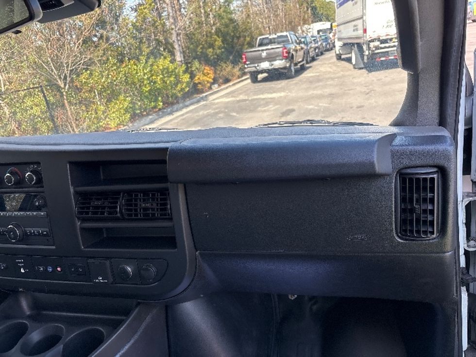 Light Duty Box Truck-Light and Medium Duty Trucks-GMC-2021-Savana G33903-Ladson-SC-50,603\n\t\tmiles-$ 37,250 - Image 20