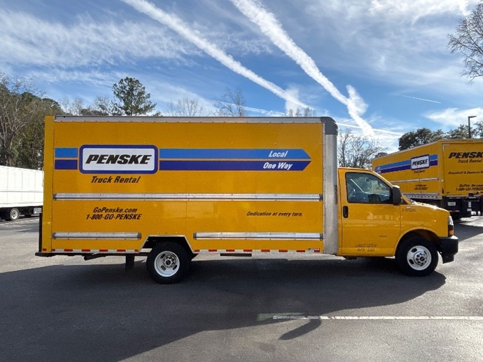 Light Duty Box Truck-Light and Medium Duty Trucks-GMC-2021-Savana G33903-Ladson-SC-89,684\n\t\tmiles-$ 29,500 - Image 14