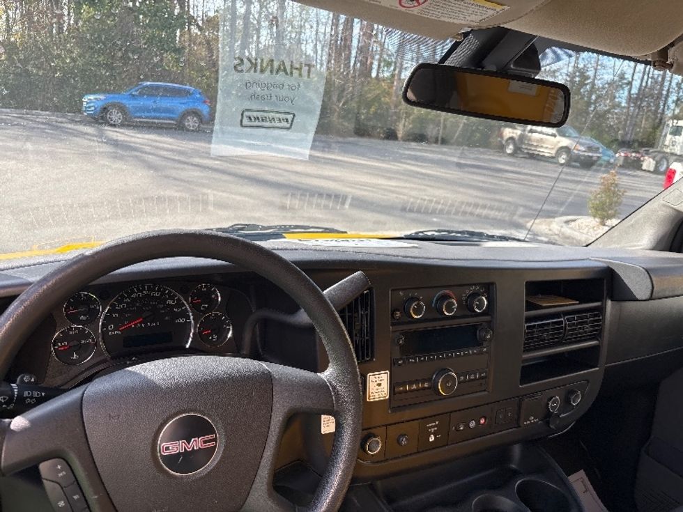 Light Duty Box Truck-Light and Medium Duty Trucks-GMC-2021-Savana G33903-Ladson-SC-89,684\n\t\tmiles-$ 29,500 - Image 17