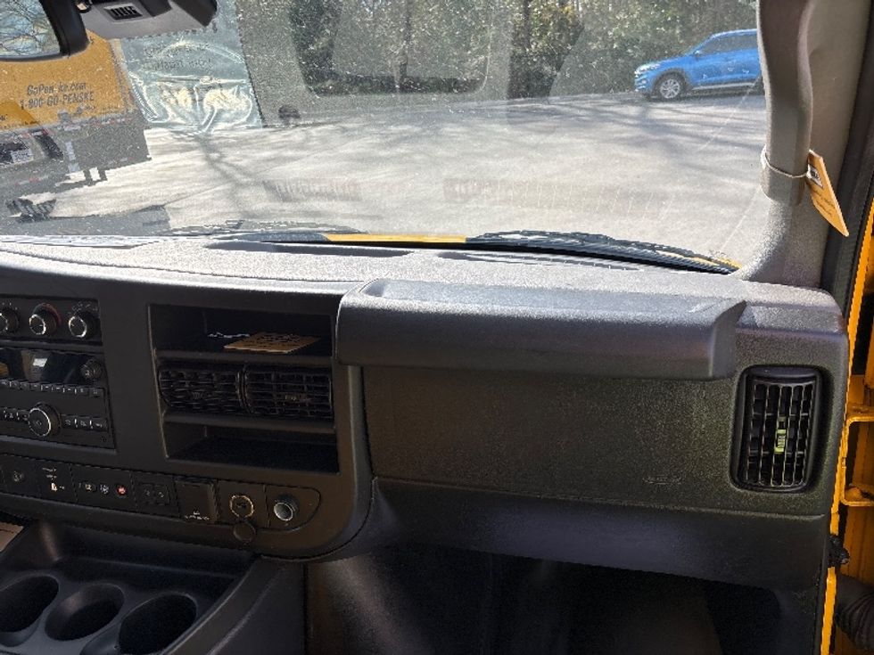 Light Duty Box Truck-Light and Medium Duty Trucks-GMC-2021-Savana G33903-Ladson-SC-89,684\n\t\tmiles-$ 29,500 - Image 20