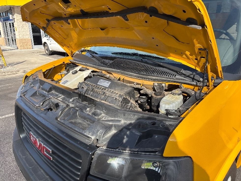 Light Duty Box Truck-Light and Medium Duty Trucks-GMC-2021-Savana G33903-Ladson-SC-89,684\n\t\tmiles-$ 29,500 - Image 23