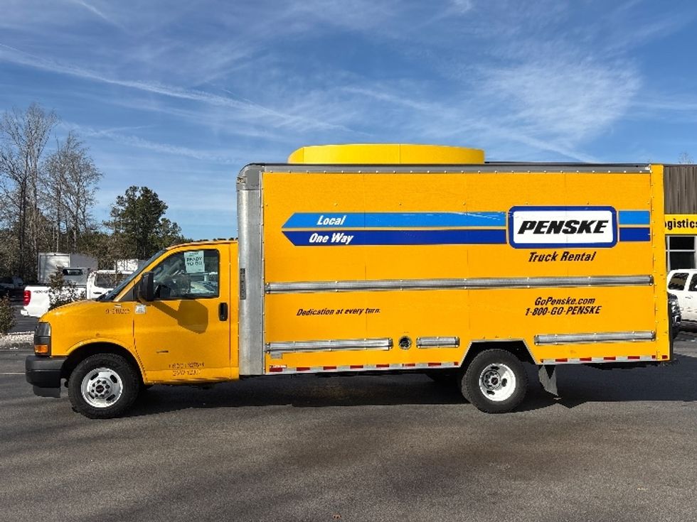 Light Duty Box Truck-Light and Medium Duty Trucks-GMC-2021-Savana G33903-Ladson-SC-89,684\n\t\tmiles-$ 29,500 - Image 4