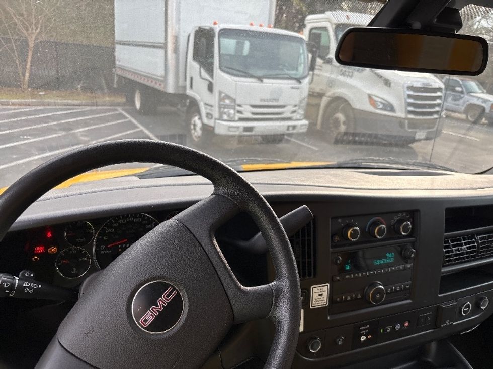 Light Duty Box Truck-Light and Medium Duty Trucks-GMC-2021-Savana G33903-Ladson-SC-92,137\n\t\tmiles-$ 29,000 - Image 17