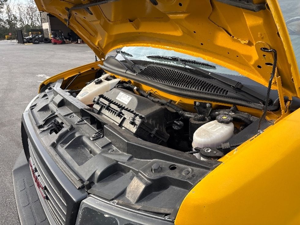 Light Duty Box Truck-Light and Medium Duty Trucks-GMC-2021-Savana G33903-Ladson-SC-92,137\n\t\tmiles-$ 29,000 - Image 23