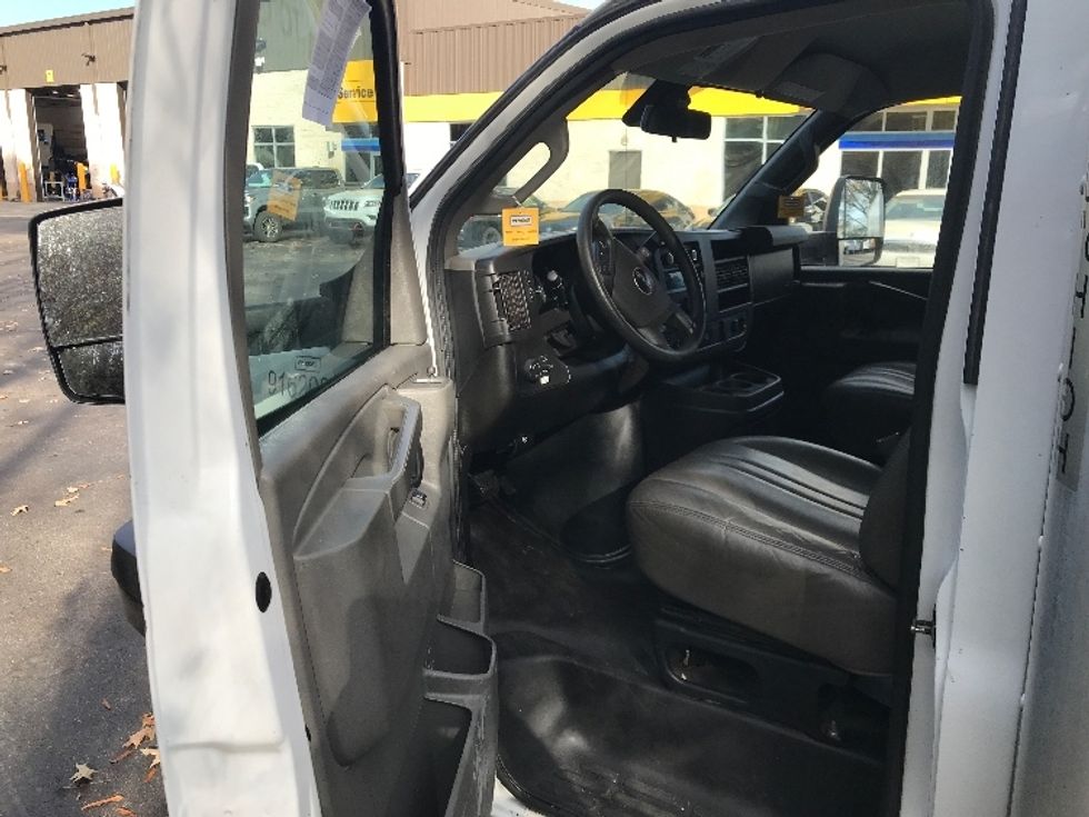 Light Duty Box Truck-Light and Medium Duty Trucks-GMC-2021-Savana G33903-Ladson-SC-93,723\n\t\tmiles-$ 32,000 - Image 16