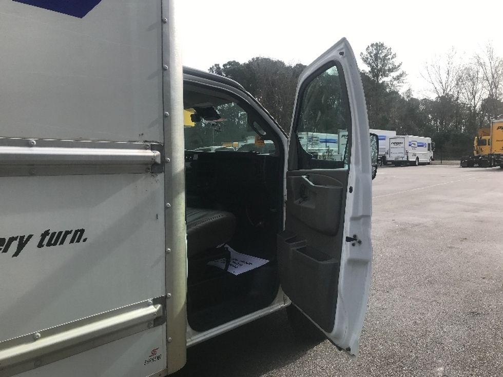 Light Duty Box Truck-Light and Medium Duty Trucks-GMC-2021-Savana G33903-Ladson-SC-99,185\n\t\tmiles-$ 31,500 - Image 19