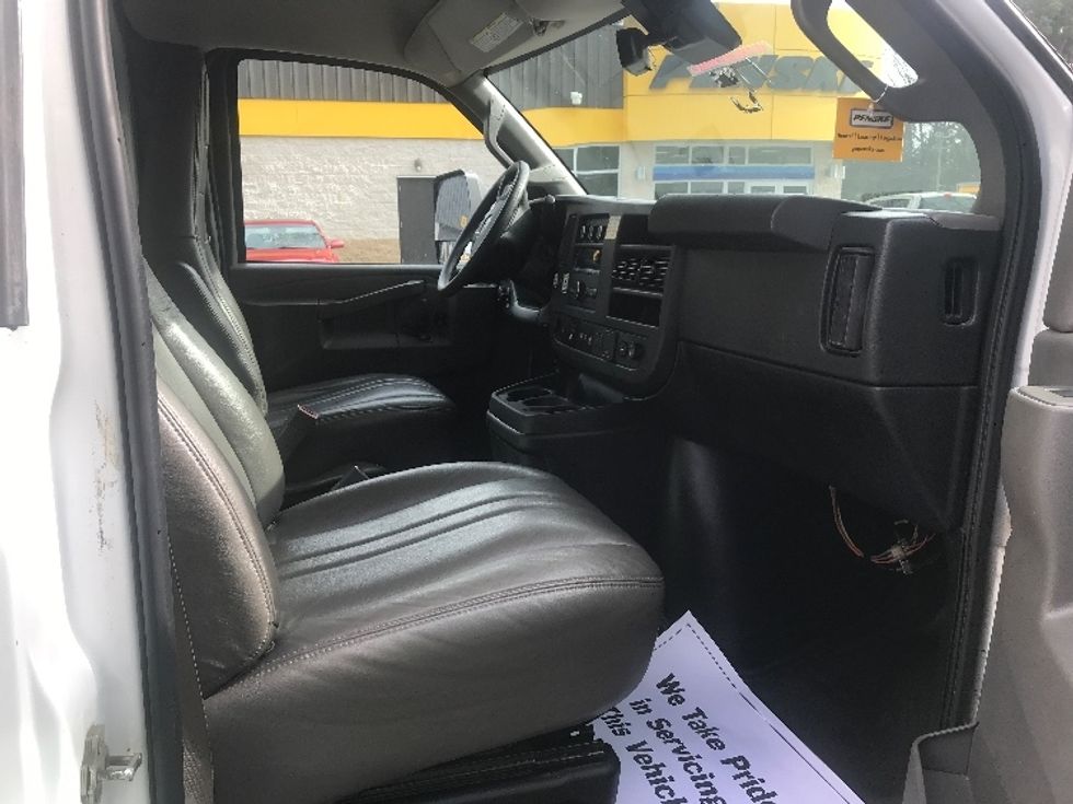 Light Duty Box Truck-Light and Medium Duty Trucks-GMC-2021-Savana G33903-Ladson-SC-99,185\n\t\tmiles-$ 31,500 - Image 21